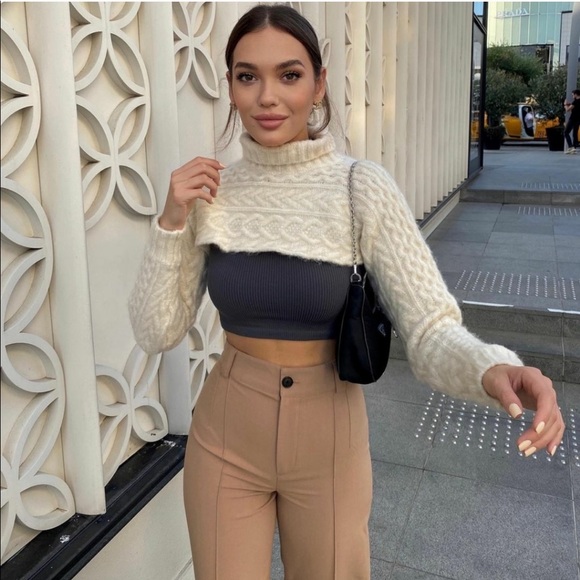 Zara Sweaters - Zara cropped knit arm warmer